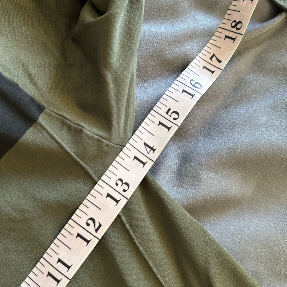 Alala Green/Black Seamless Cut Out Stretchy Athletic Long Sleeve Top Size Small - Picture 6 of 7